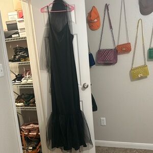 Elegant Black Maxi Dress with Tulle Overlay